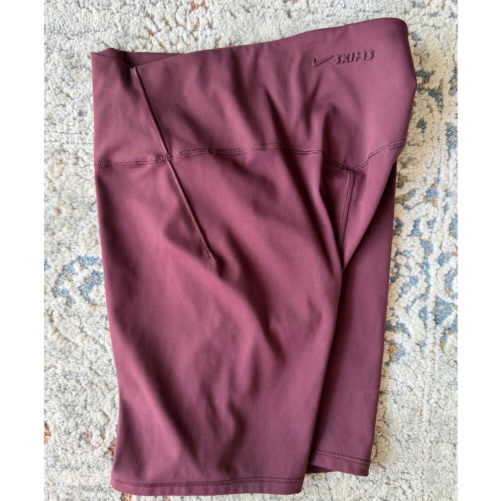 NikeSKIMS Matte High-Waisted 5" Biker Shorts Currant XS - Picture 4 of 13